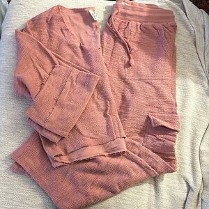 Roxy lounge cargo pants and top set